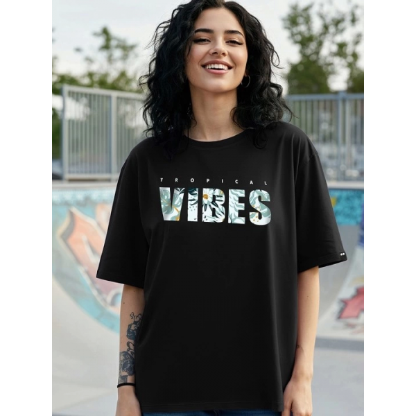 https://percdn.com/f/499569/bzR6YWFtNG0vcUp3ZXk4Z0hzWnBhZlJiYmNBPQ/p/kadin-baskili-oversize-t-shirt-siyah-32492472-sw540sh720.png