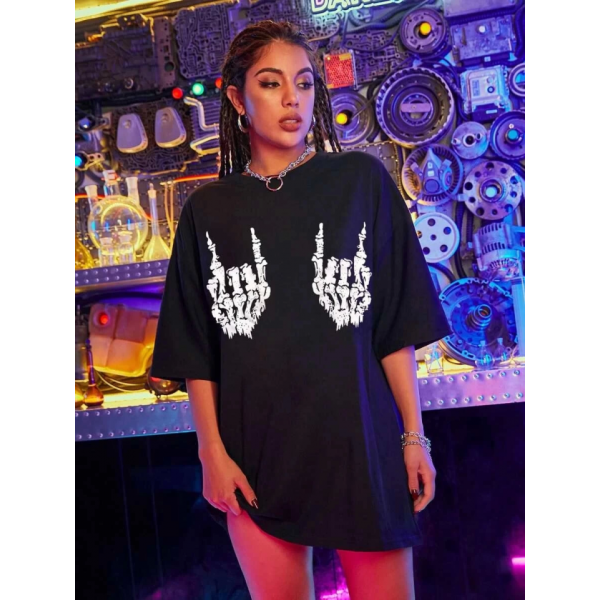 https://percdn.com/f/499569/bzR6YWFtNG0vcUp3ZXk4Z0hzWnBhZlJiYmNBPQ/p/kadin-baskili-oversize-t-shirt-siyah-41034695-sw900sh1198.png