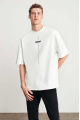 https://percdn.com/f/499569/bzR6YWFtNG0vcUp3ZXk4Z0hzWnBhZlJiYmNBPQ/p/unisex-baskili-oversize-t-shirt-beyaz-62357437-sw853sh1280.png