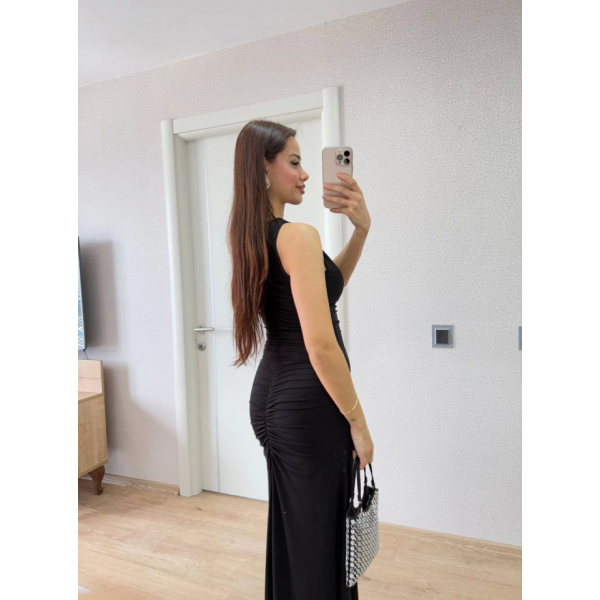 Kolsuz Büzgülü Uzun Elbise - Siyah