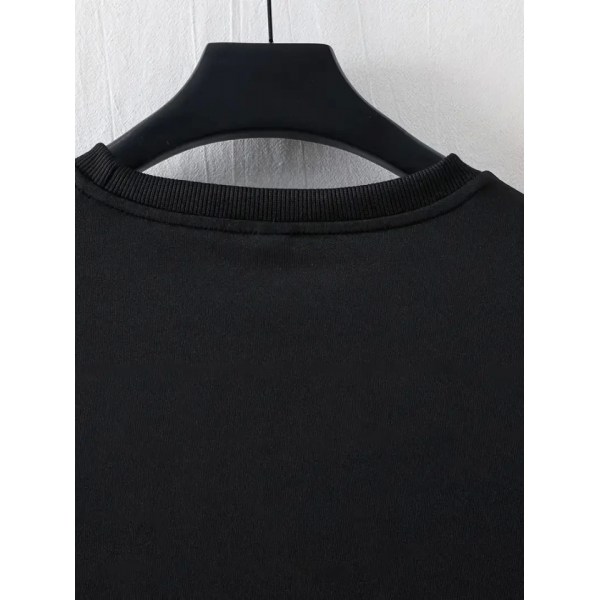 https://percdn.com/f/499569/bzR6YWFtNG0vcUp3ZXk4Z0hzWnBhZlJiYmNBPQ/p/baskili-oversize-bisiklet-yaka-t-shirt-siyah-33941456-sw800sh1067.png