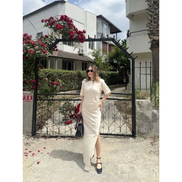 Kısa Kollu Uzun Yandan Yırtmaçlı Elbise - Beyaz