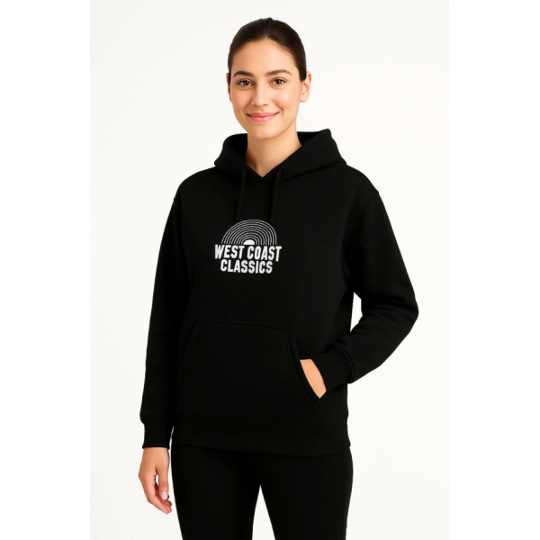 https://percdn.com/f/499569/bzR6YWFtNG0vcUp3ZXk4Z0hzWnBhZlJiYmNBPQ/p/kadin-uc-iplik-kapusonlu-on-ve-arka-baskili-sweatshirt-hoodie-siyah-88634740-sw853sh1280.png