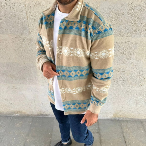 Erkek Desenli Polar Gömlek – Etnik Şerit Desen Yakalı, Uzun Kollu, Düğmeli, Oversize Rahat Kalıp - Sarı