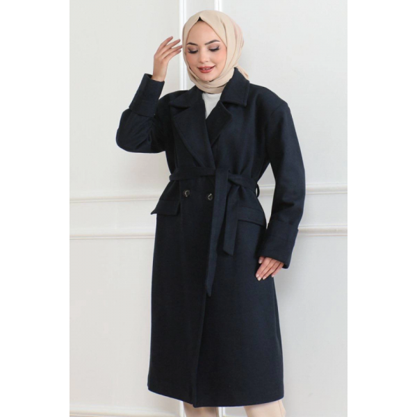 Kaşe Kaban – Uzun Boy Kruvaze Yaka Kuşaklı Tesettür Kaşe Kışlık Kaban, Astarlı Şık Yünlü Dokuma Oversize Rahat Kalıp Cepli Düğmeli Modern Kap Modeli - Lacivert