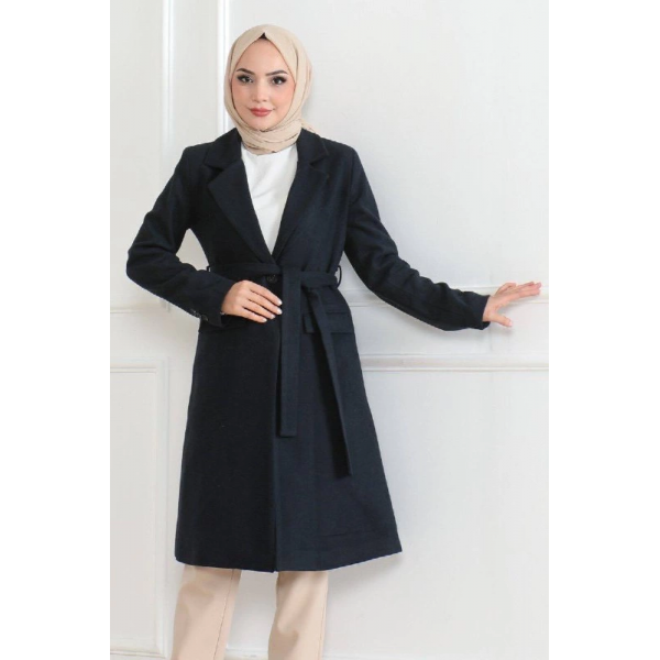 Kaşe Kaban – Uzun Boy Kruvaze Yaka, Kuşaklı Tesettür Kışlık Kaban, Astarlı Şık Yünlü Dokuma Oversize Rahat Kalıp, Cepli Modern Kaşe Mont Modeli - Lacivert